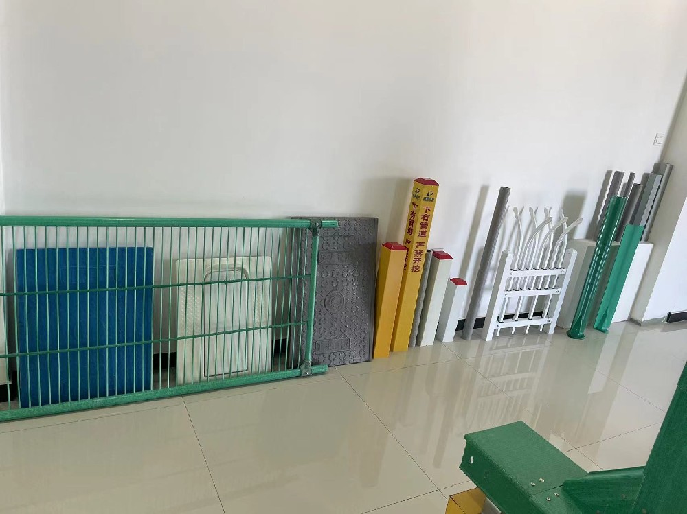 不同品種的玻璃鋼標(biāo)志樁作用有何不同？